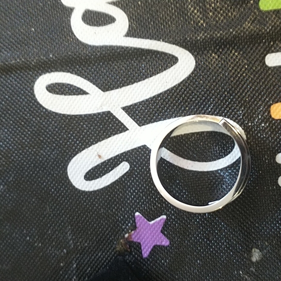 Ring - Picture 5 of 5